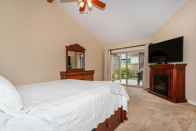 1564 Via Brisa Del Lago, San Marcos CA: https://media.crmls.org/mediaz/25e1409e-5ee0-4687-a238-4810c995cb73.jpg