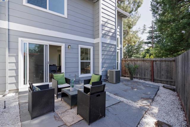 498 Via Royal, Walnut Creek CA: https://media.crmls.org/mediaz/25e23ab3-09ea-42cf-9950-232d7d2cb540.jpg