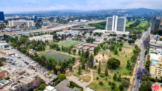 1434 Greenfield Avenue, Los Angeles CA: https://media.crmls.org/mediaz/25e28386-a826-4283-bf0a-0c36f6001cac.jpg