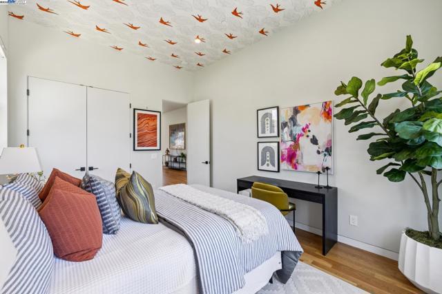 730 HENRY STREET, Oakland CA: https://media.crmls.org/mediaz/25e2da77-e867-4dd7-9fdc-98eed374855f.jpg