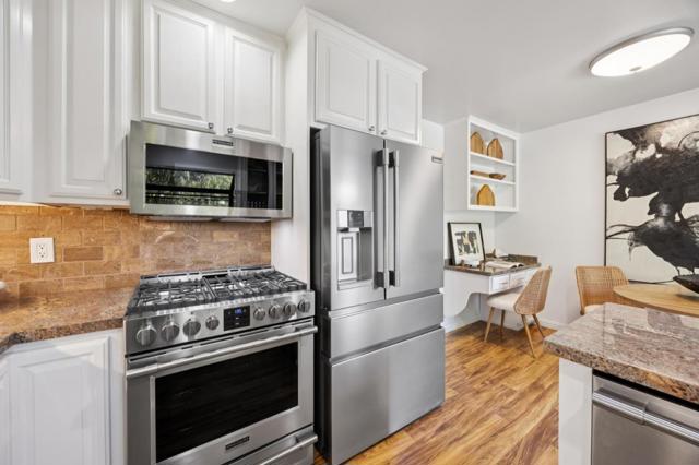 307 Carlos Avenue, Redwood City CA: https://media.crmls.org/mediaz/25e3027c-8e3a-480c-aa2e-507d20d32bae.jpg