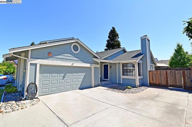 476 Mulqueeney St, Livermore CA: https://media.crmls.org/mediaz/25e30830-553b-439a-af7b-969e6fd4e78d.jpg