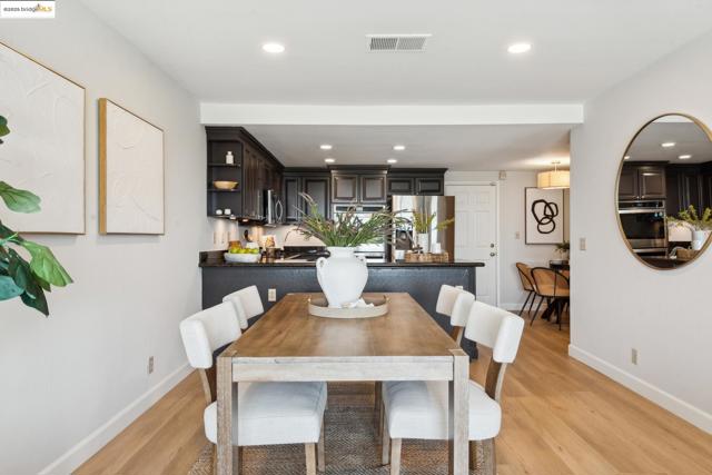 93 Thousand Oaks St, Oakland CA: https://media.crmls.org/mediaz/25e348a4-69b4-42cd-9e59-e8081d6cef74.jpg