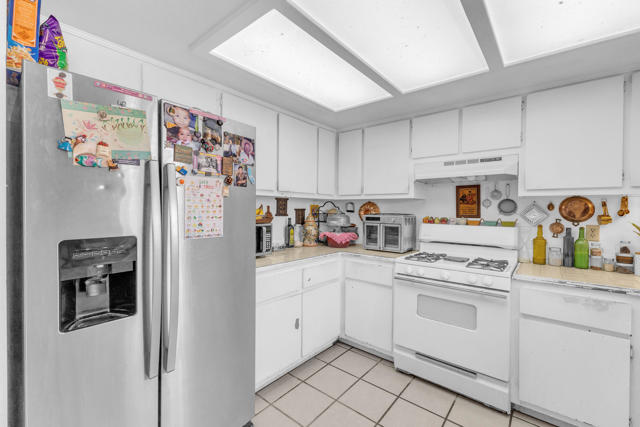 66550 San Diego Dr Drive, Desert Hot Springs CA: https://media.crmls.org/mediaz/25e3922f-70b2-4ef1-92d5-3961c6a8105a.jpg