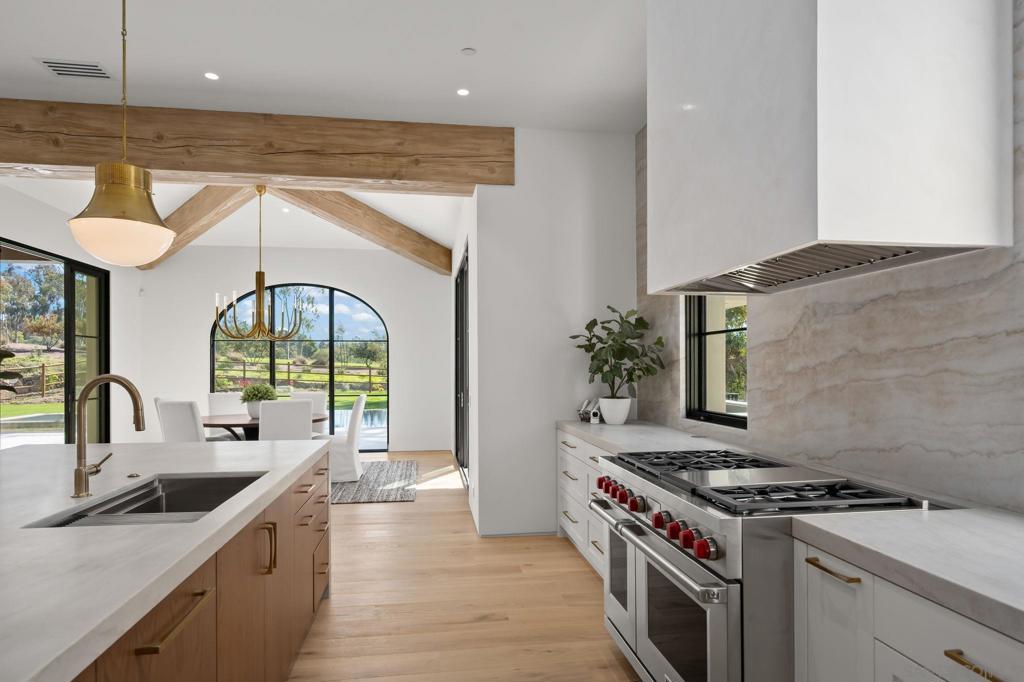 MLS #250043116SD image #8