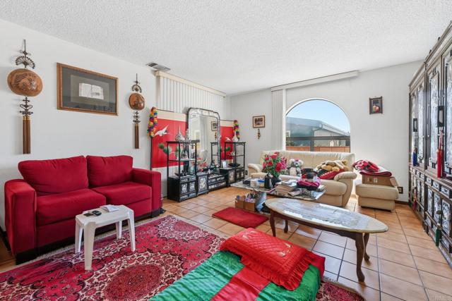 Detail Gallery Image 11 of 48 For 634 via Santa Cruz, Vista,  CA 92081 - 2 Beds | 2 Baths