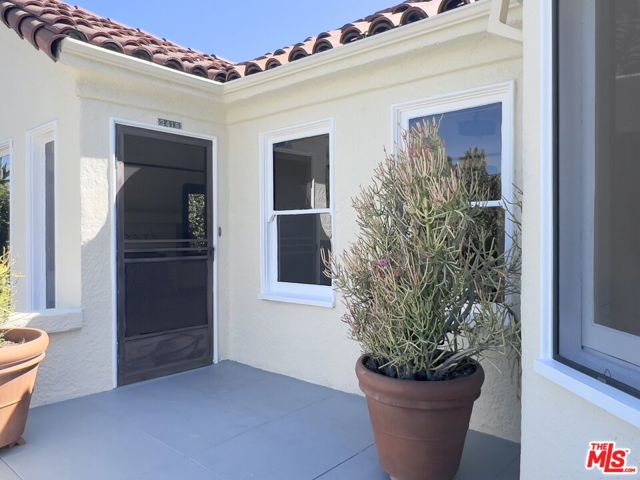 2416 Teviot Street, Los Angeles CA: https://media.crmls.org/mediaz/25e4fbb6-8431-4956-a623-eb70ba41c213.jpg