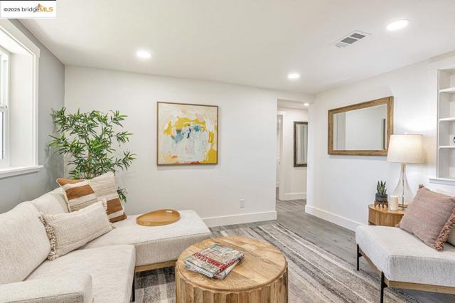 539 Golden Gate Ave, Richmond CA: https://media.crmls.org/mediaz/25e5616f-782e-4318-8efe-0cda794fabdf.jpg