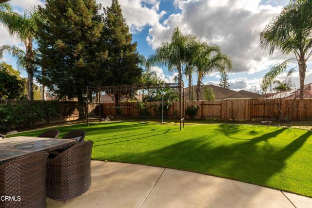 Detail Gallery Image 32 of 36 For 10103 Wentworth Ct, Bakersfield,  CA 93311 - 3 Beds | 2 Baths