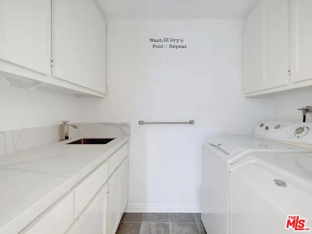 7939 W 80th Street, Playa del Rey CA: https://media.crmls.org/mediaz/25e5c1a2-1e4b-4bc7-b34b-15090d751d93.jpg