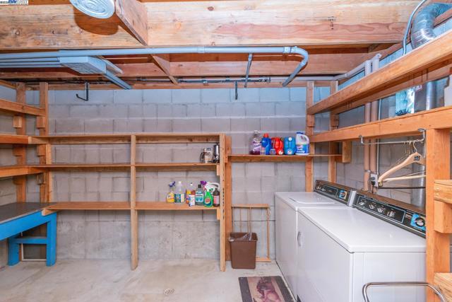 8341 East Side Rd, Trinity Center CA: https://media.crmls.org/mediaz/25e5db69-9b7f-4bae-812d-55ffd955067b.jpg