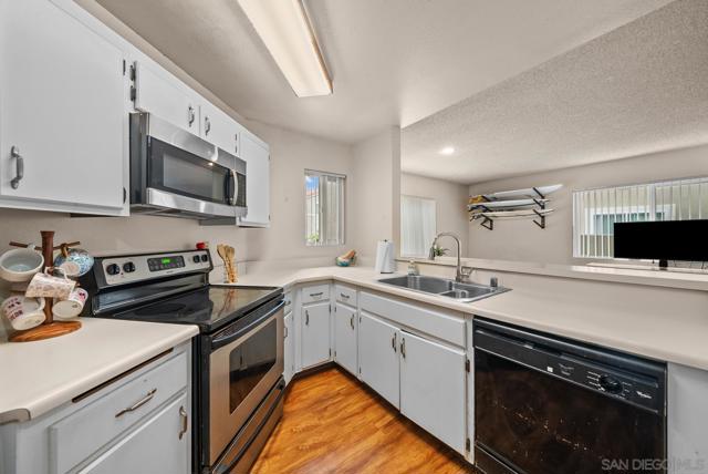 Image 6 of 25 For 7565 Charmant Dr  503