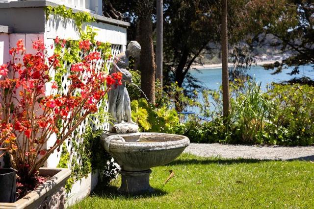 620 El Salto Drive, Capitola CA: https://media.crmls.org/mediaz/25e6740b-bac9-412b-8f44-19e702458800.jpg