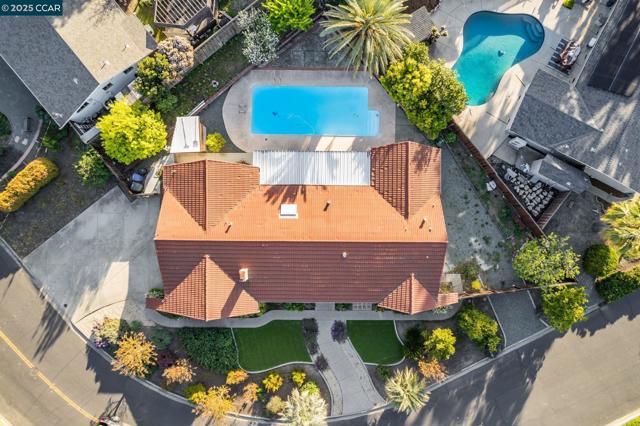 3710 Northridge Dr, Concord CA: https://media.crmls.org/mediaz/25e69bb0-7f42-4fe5-a9fd-914ae301ad81.jpg