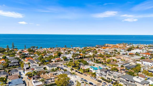 Detail Gallery Image 41 of 44 For 7209 Draper, La Jolla,  CA 92037 - 3 Beds | 3 Baths