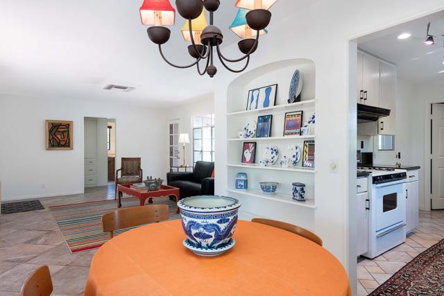 438 E Avenida Hokona, Palm Springs CA: https://media.crmls.org/mediaz/25e8ad2b-a421-4240-9173-26aaa30c65bb.jpg