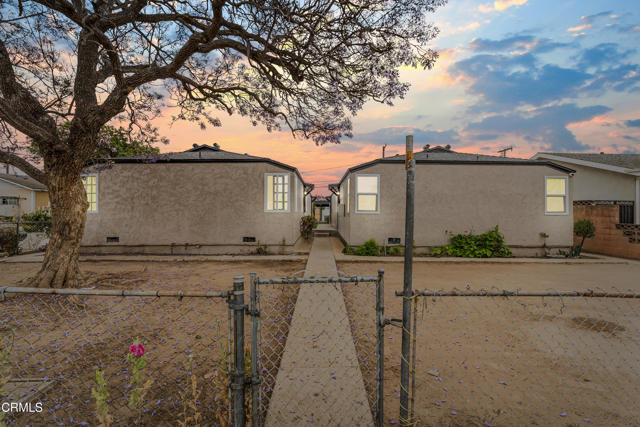 136 N Garfield Avenue, Oxnard CA: https://media.crmls.org/mediaz/25e93b31-b3ce-4c22-a5a6-5ecde8153902.jpg