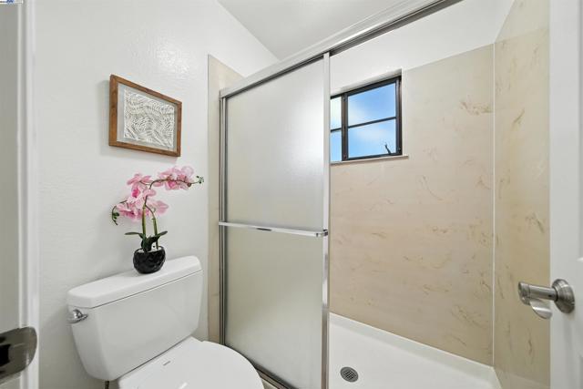 1116 Brewster Ave, Redwood City CA: https://media.crmls.org/mediaz/25eae633-a3d0-42be-afe4-f532273bee31.jpg
