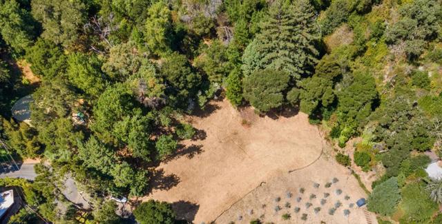 42 Santa Maria Avenue, Portola Valley CA: https://media.crmls.org/mediaz/25eb7162-02f4-442f-b55a-d3eecc99de5b.jpg