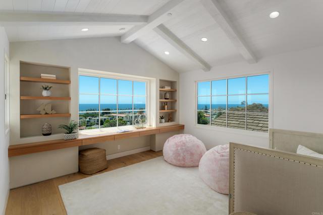 6260 Waverly Avenue, La Jolla CA: https://media.crmls.org/mediaz/25eba734-47a6-40b5-9d7e-005595602a2a.jpg