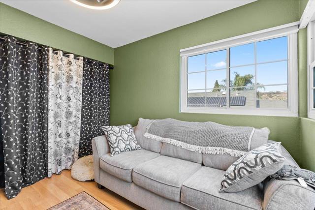 10250 New Bedford Court, Lakeside CA: https://media.crmls.org/mediaz/25ebcb07-5511-44d3-9b66-b904d4a3b794.jpg