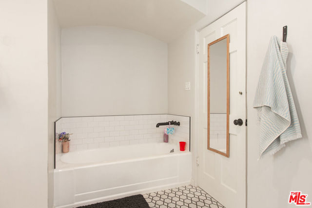 3310 Griffith Park Boulevard photo 24