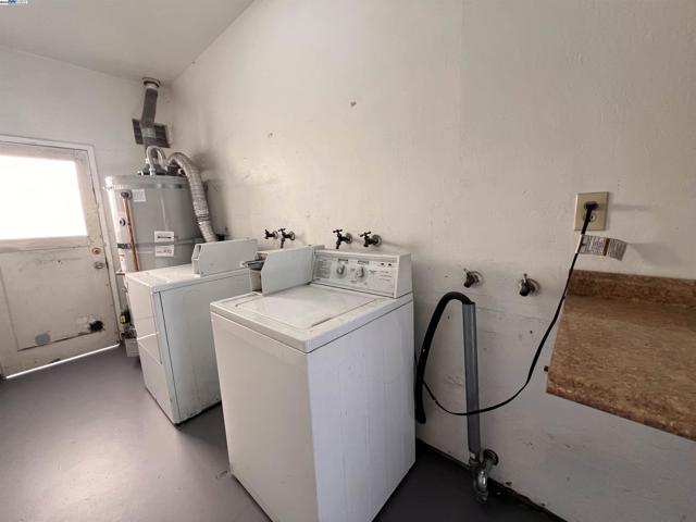 2119 94Th Ave, Oakland CA: https://media.crmls.org/mediaz/25ec9cc2-50cb-42d0-8168-4680ebffd2d3.jpg