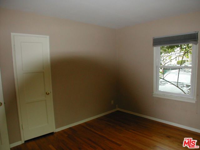 1444 Yale Street, Santa Monica CA: https://media.crmls.org/mediaz/25ed172f-cc59-4480-a2e7-3ecdd1e0b26c.jpg