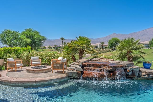 81639 Andalusia, La Quinta CA: https://media.crmls.org/mediaz/25ed2d9a-d7af-4f11-9225-cd16c7229471.jpg