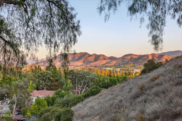 1157 Via Colinas, Westlake Village CA: https://media.crmls.org/mediaz/25ed3cba-e102-4489-8e09-96633e5e73eb.jpg