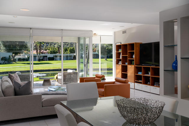 337 Westlake Terrace, Palm Springs CA: https://media.crmls.org/mediaz/25ed49ee-31b6-43df-aba9-fd69681252b2.jpg