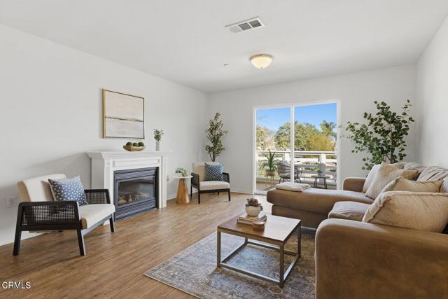 Detail Gallery Image 6 of 28 For 996 Los Angeles Ave #101,  Ventura,  CA 93004 - 3 Beds | 2 Baths