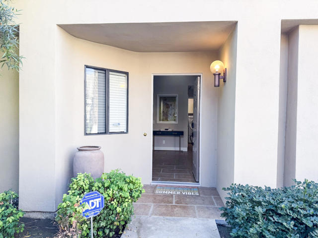 54974 Oaktree, La Quinta CA: https://media.crmls.org/mediaz/25edff4b-436d-4f78-a3eb-c47151713532.jpg