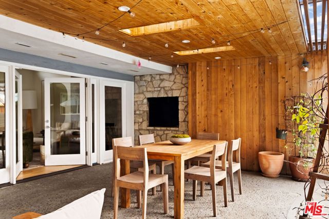 3019 Surry Street, Los Angeles CA: https://media.crmls.org/mediaz/25ee6060-8d8c-404f-91c2-167a0fd8c7e4.jpg