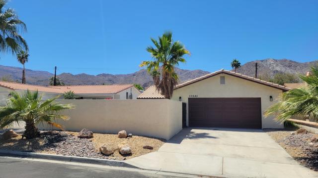 53645 Avenida Mendoza, La Quinta CA: https://media.crmls.org/mediaz/25ee9bcf-a3a4-4965-b5b4-b813043b9e7d.jpg