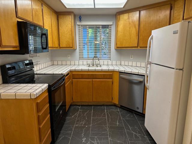 1038 Cedar Gables Drive, San Jose CA: https://media.crmls.org/mediaz/25ef3902-cd16-48b3-bd45-dd9b03c00eea.jpg
