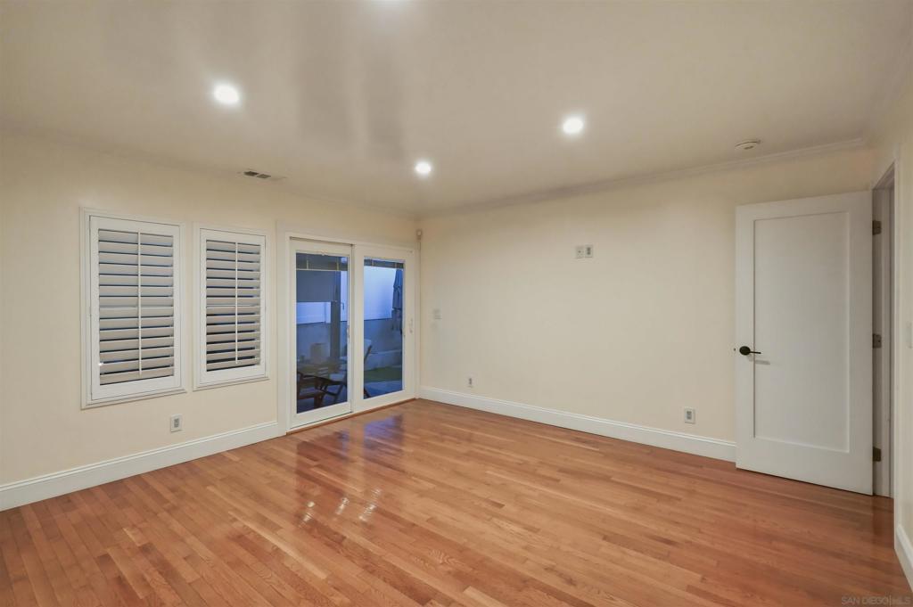 2036 Lincoln - photo 16