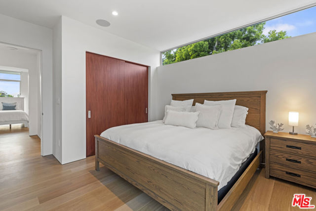 5738 Busch Drive, Malibu CA: https://media.crmls.org/mediaz/25ef4e36-e0c7-4be0-b2f5-114fa884b681.jpg