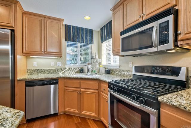 4031 Aidan Cir, Carlsbad CA: https://media.crmls.org/mediaz/25ef6324-41ba-41ea-a3a1-8a34425259e6.jpg