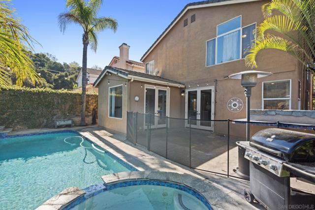 11927 Dapple Way, San Diego CA: https://media.crmls.org/mediaz/25efaa03-ea70-49b5-b772-6257233095ce.jpg