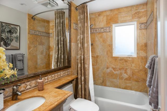 988 Menlo Avenue, Menlo Park CA: https://media.crmls.org/mediaz/25efc11a-8696-4583-935e-70e97dcdc054.jpg