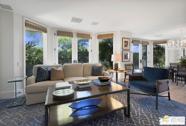 8 Surrey Court, Rancho Mirage CA: https://media.crmls.org/mediaz/25f0b743-e9d8-4237-a05f-7bd57319ce05.jpg