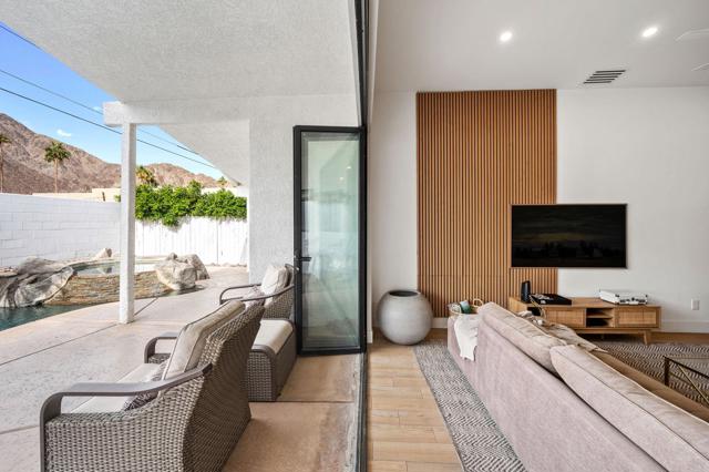 51605 Avenida Carranza, La Quinta CA: https://media.crmls.org/mediaz/25f17ea0-2372-490d-b1ca-0e00ae6b9bec.jpg