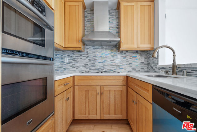 11942 Whitewater Lane, Malibu CA: https://media.crmls.org/mediaz/25f1e2c4-650b-499c-9aac-b9def316564f.jpg