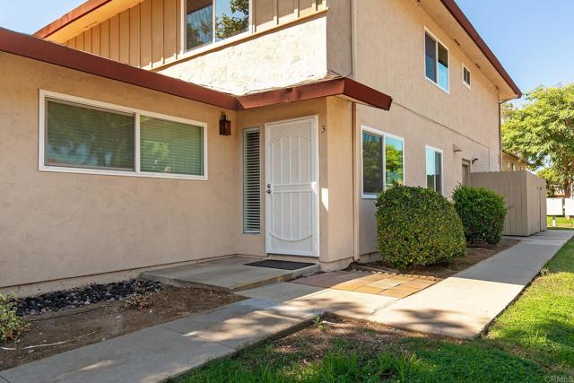 8842 Mission Vega Ct, Santee CA: https://media.crmls.org/mediaz/25f22d4a-8d3e-4fa9-8a61-c90db3db66c2.jpg