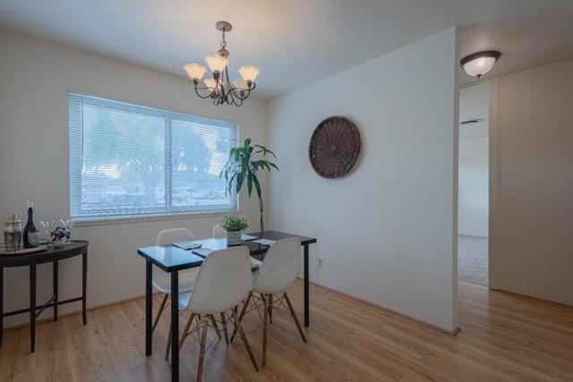 572 Inca Way, Salinas CA: https://media.crmls.org/mediaz/25f3f237-373d-4dce-93d5-e56c48235138.jpg