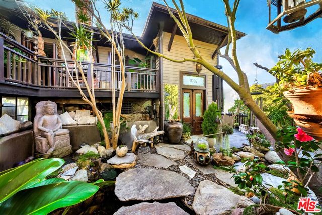 8306 Yucca Trail, Los Angeles CA: https://media.crmls.org/mediaz/25f40f67-67c0-45af-9d09-59ee816a5516.jpg