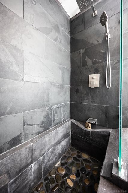 345 N Melrose Dr, Vista CA: https://media.crmls.org/mediaz/25f42cb6-8dd2-453e-b138-31ebdfbe088e.jpg