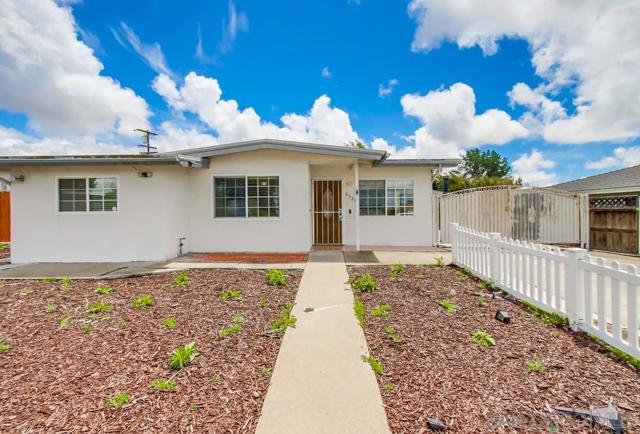 6327 Newsome Dr, San Diego CA: https://media.crmls.org/mediaz/25f4f2c9-7dbe-469c-8701-ce295602c5b0.jpg