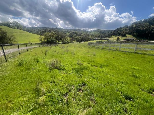5390 Little Uvas Road, Morgan Hill CA: https://media.crmls.org/mediaz/25f53375-7415-4b59-80a6-c378670bf8e1.jpg
